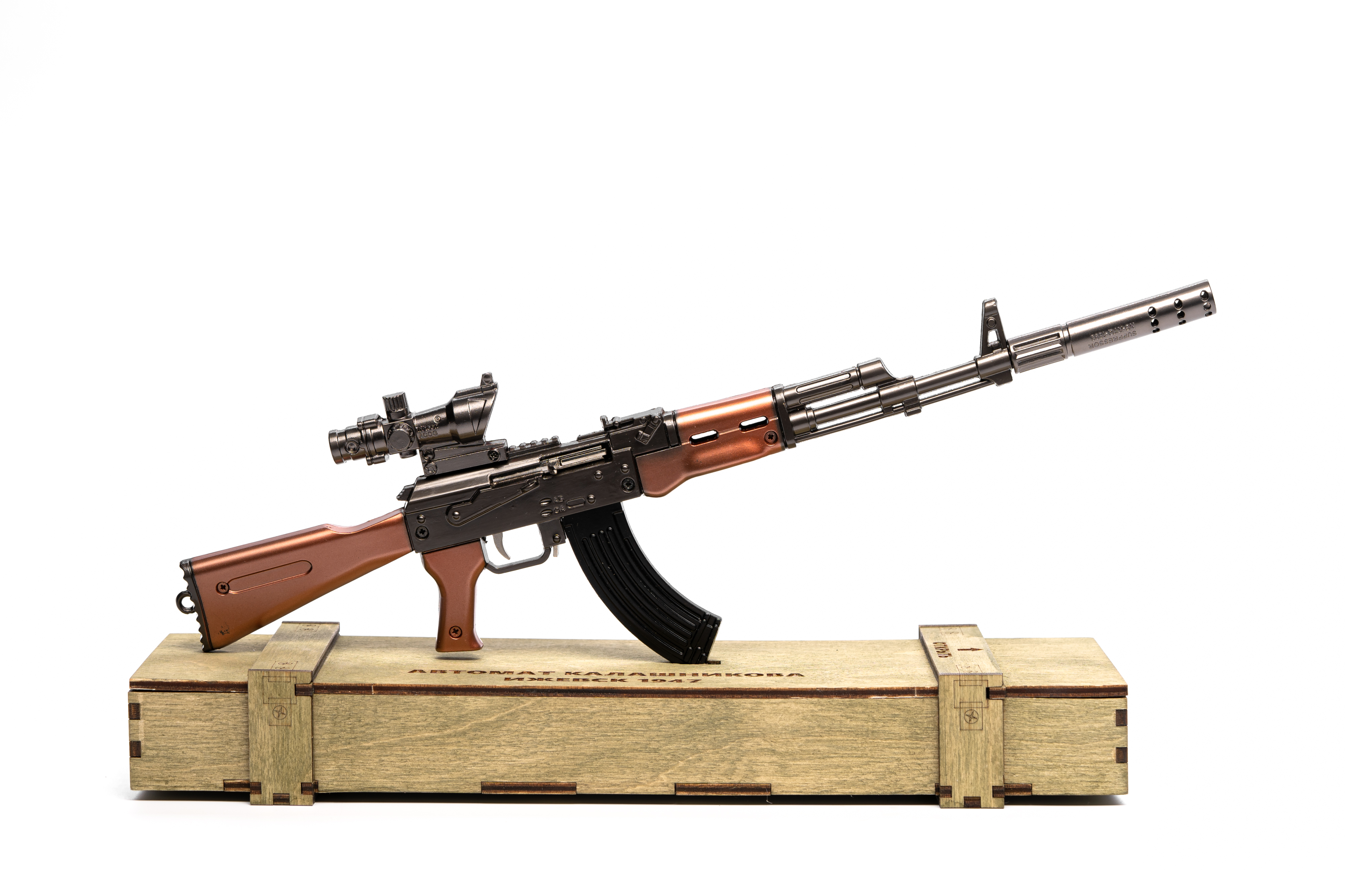 Брелок Автомата Калашников АК-47 в ящике, 36 см (Хаки)<br>Souvenir model of the Kalashnikov AK-47 in a wooden box, 36 cm
