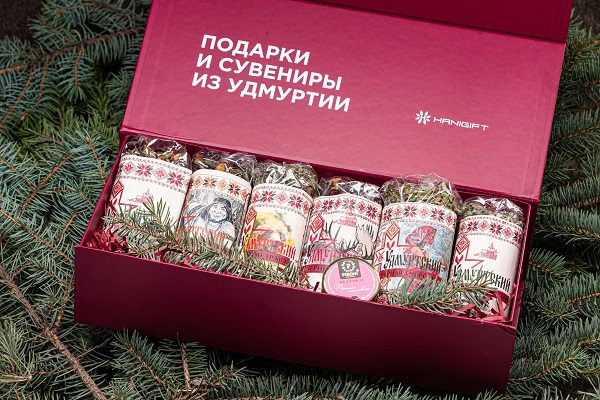 Новогодний фирменный набор Удмуртское чайное ассорти 1.jpg