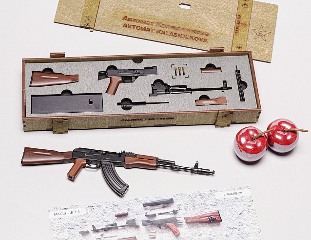 Сувенирное оружие макет АК-47 в ящике хаки 29см ЛЮКС. Фото № 1