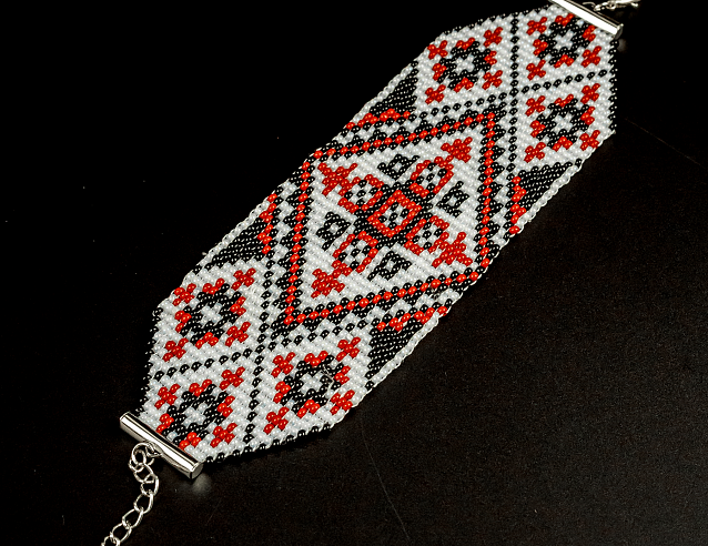 Браслет широкий из бисера в удмуртском стиле (ручная работа). Фото № 1