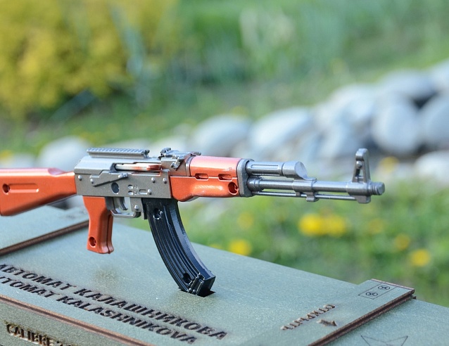 Сувенирное оружие макет АК-47 в ящике хаки, 30 см. Фото № 3