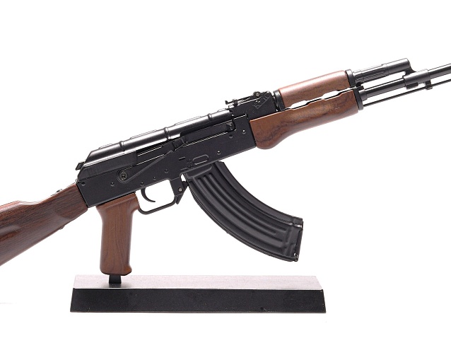 Сувенирное оружие макет АК-47 в ящике хаки 29см ЛЮКС. Фото № 2