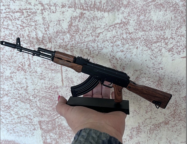 Сувенирное оружие макет АК-47 в ящике 29см ЛЮКС. Фото № 8